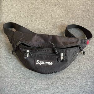 Supreme Black Crossbody Fanny Pack SS19